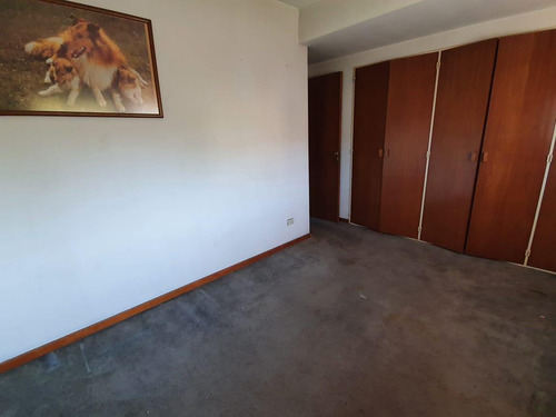 Excelente Chalet De 5 Ambientes.
