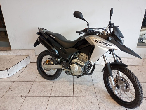 Imagen 6 de 17 de Honda Xre 300 M.2021