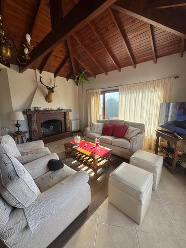 Casa En Venta - 3 Dormitorios 3 Baños - Tandil