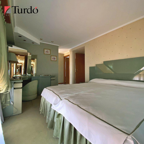 Piso En Venta De 4 Ambientes Con Dependencia En Zona Centro, Mar Del Plata.