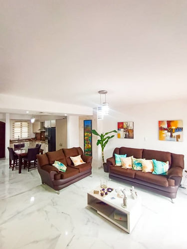 Imagen 2 de 12 de En Alquiler Th Con Terraza Y Balcon En Pueblo Viejo Pto La C