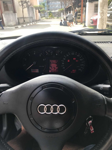 Imagem 3 de 8 de Audi A3 1.8 Automática