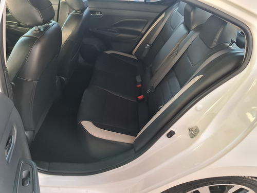 Imagen 9 de 15 de Nissan Versa Platinun