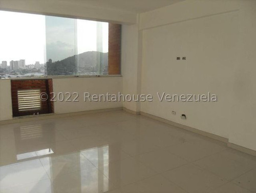 Apartamento Lomas Del Este De 134mtrs Con Balcon Edif De Tablilla Piso Medio