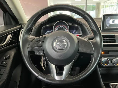Mazda 3 2.0 Touring MT