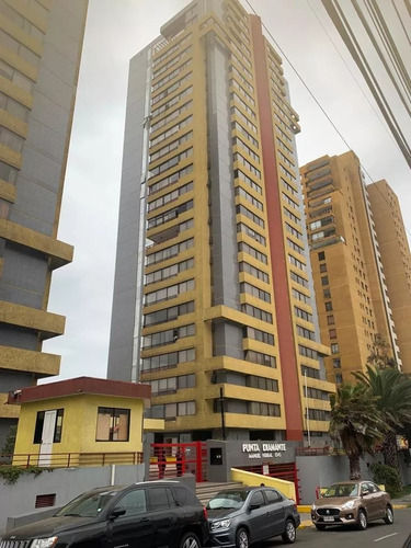 Departamento 3d2b, Piso 22 Con 2 Estacionamientos Y 1 Bodega