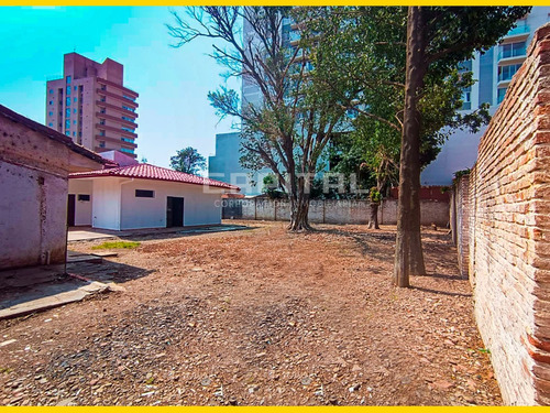 Casa De Una Planta En Alquiler Sobre Avenida Alemana, Amplio Terreno Maxima Exposicion