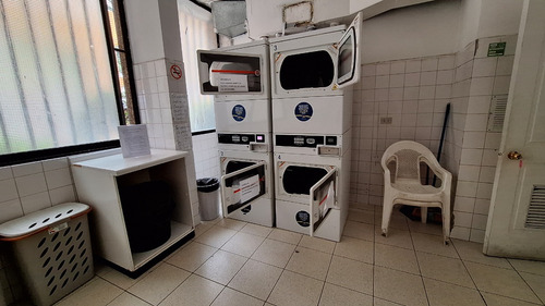 ¡una Joyita De Departamento Con 2 Dormitorios Y Un Baño!