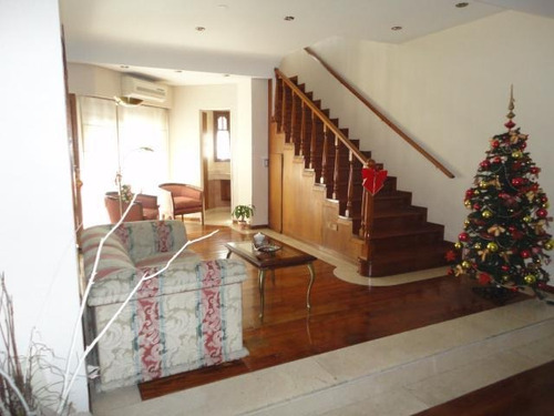 Imagen 2 de 29 de Venta - Parque Chacabuco - Casa De 242m2 Cubiertos - Terreno De 1440 M2 Vendibles