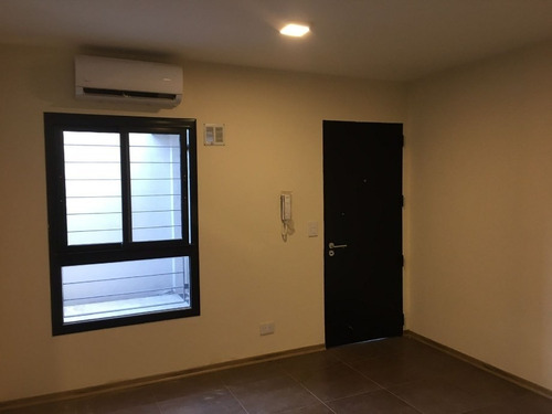 Imagen 5 de 14 de Departamento Tipo Casa En Permuta En Remedios De Escalada Este