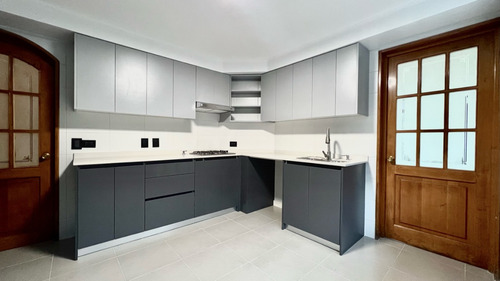 Casa Luminosa Y Remodelada