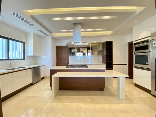 Apartamento En Bella Vista Con Espectacular Vista Al Mar Y Al Parque Mirador Sur En La Exclusiva Av Anacaona