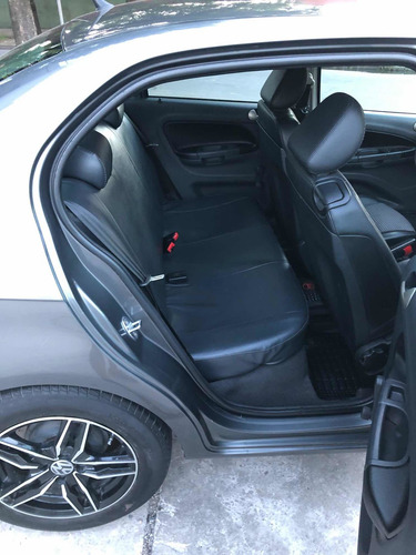 Volkswagen Voyage Sedan 1.6