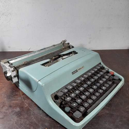 Imagem 6 de 8 de Máquina De Escrever Lettera 32 Conserto Peças Ou Decoração