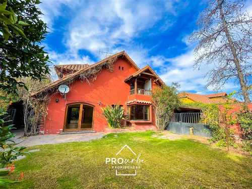 Casa En Venta De 5 Dorm. En Las Condes