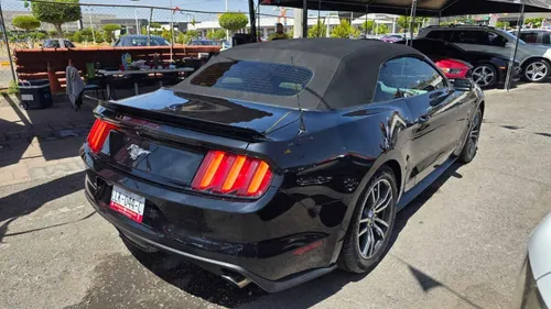 Ford Mustang 2p Coupé EcoBoost L4/2.3/T Aut