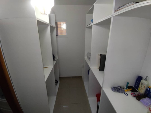 Imagen 7 de 12 de En Venta Moderna Casa De 2 Niveles