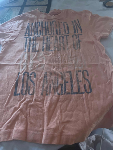 Remera Naranja Estampada Adelanta Y Atrás Talle 4 Años Guess