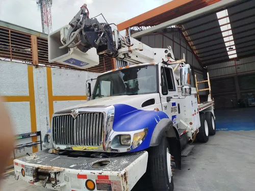 Grúa Digger Derrick, Con Brazo Telescópico, Winche, Taladro