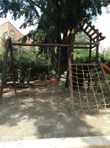 Apartamento En La Inferior Con Los Parra (poblado)