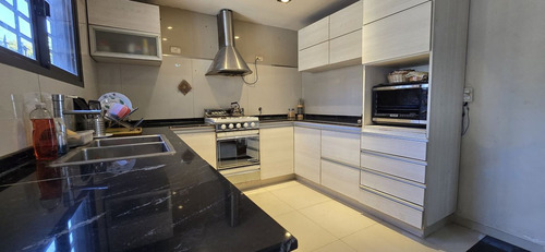 Casa Refaccionada 3 Dormitorios - Zona Argüello