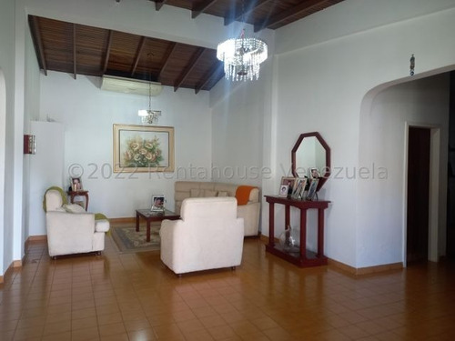 Imagen 2 de 14 de 23-10558 Gbf Vendemos Hermosa Y Amplia Casa Con Terreno San Juan De Los Morros