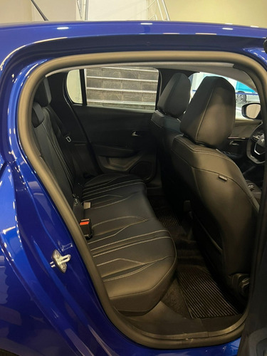 Imagen 14 de 15 de Peugeot 208 Feline
