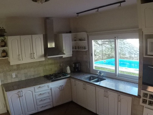 Imagen 2 de 13 de Chalet En Venta En Ituzaingo Norte