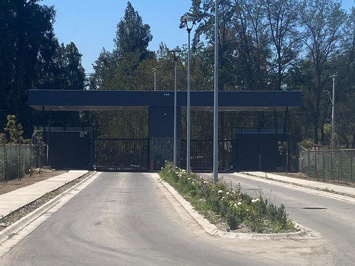 Condominio, Guardias 24/7 En Chicureo, A Pasos De Colegios