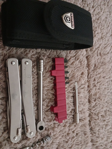 Victorinox Swisstool 