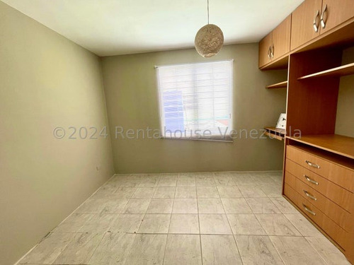 Maria Luisa Mendoza Vende Esta Espectacular Casa En Prestigioso Urbanismo Exclusivo De Cabudare, Acabados Modernos Y Armoniosos, Visítala 2 5 2 4 8 8