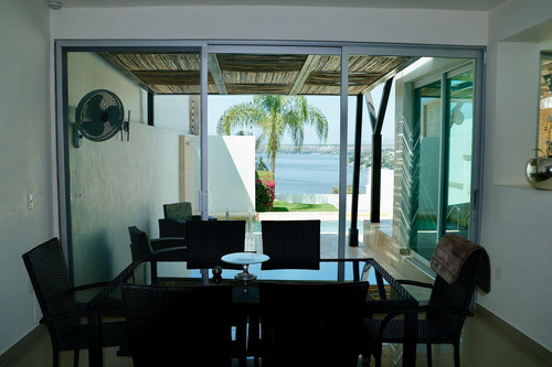 Casa En Tequesquitengo Con Vista Al Lago