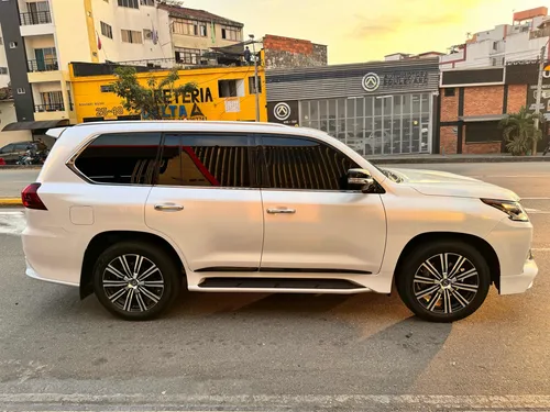 Lexus LX 5.7 570