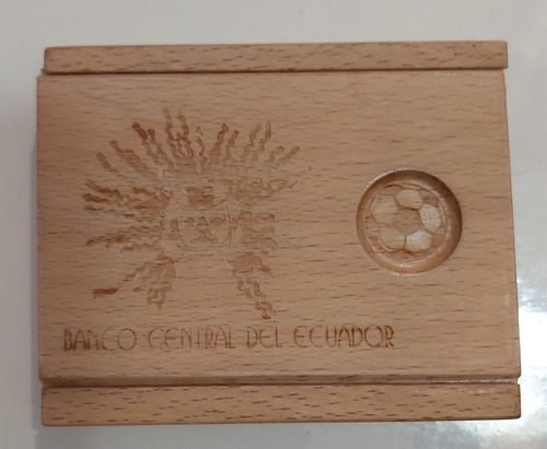 Imagen 3 de 4 de Moneda Ecuador Copa Mundial De La Fifa Alemania 2006 Plata