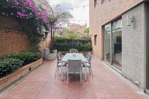 Apartamento En Arriendo En Los Rosales. Cod A7248