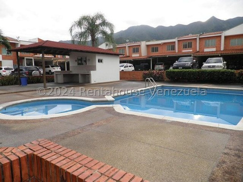 Magnifica Propiedad En Este Exclusivo Conjunto Residencia Piedras Pintada 25-1715