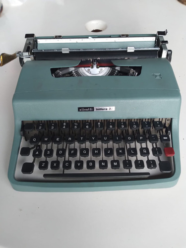 Maquina De Escribir Olivetti Lettera 32 Con Estuche