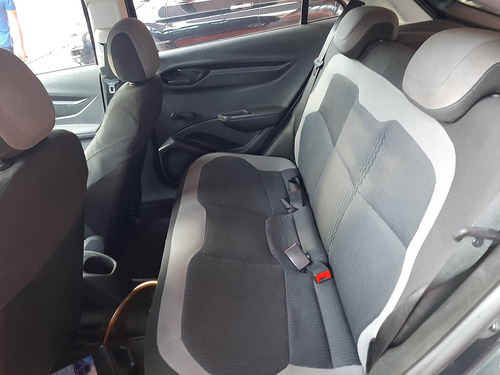 Imagem 6 de 9 de Chevrolet Onix 1.0 Mpfi Lt 8v Flex 4p Manual