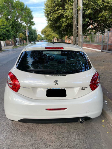 Peugeot 208 1.6 Allure Touchscreen 2016