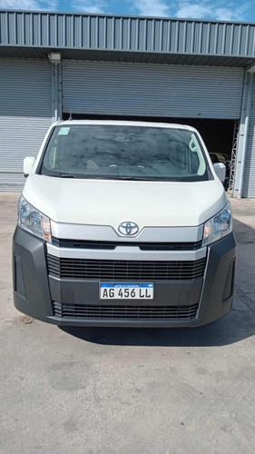 Toyota Hiace 2.8 Tdi Furgón 6at L1h1 3a 4p