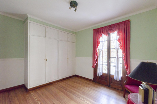 Impecable Casa En Venta Con Cochera Parrilla Jardin Y Pileta - Caballito