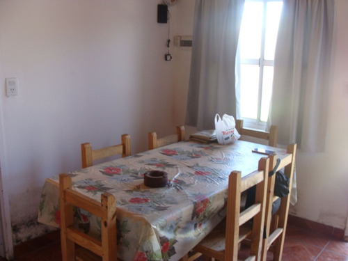 Casa Con Pileta, En Alquiler En Lavalle