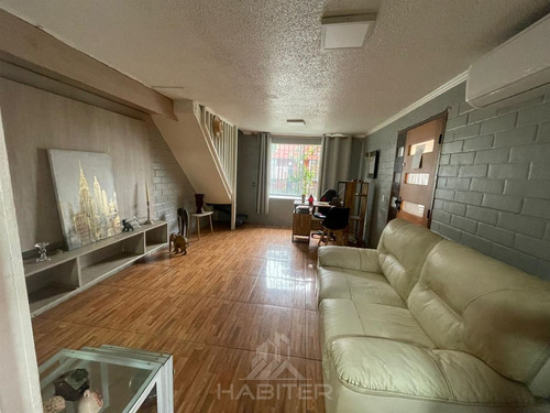 Casa En Venta De 4 Dorm. En Curicó
