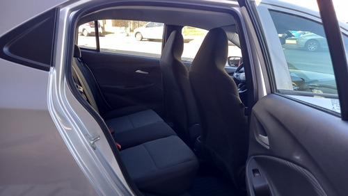 Imagen 8 de 14 de Chevrolet Onix Ls