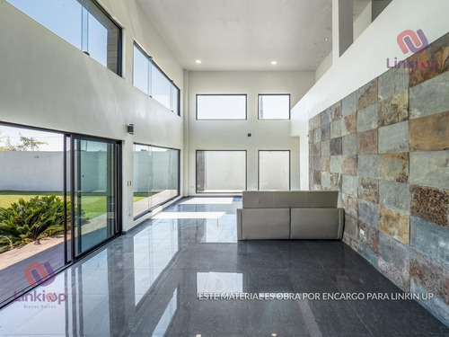 Quinta - Casa Con Alberca Y Papala En Venta Portal De Zuazua En Zona Portal Del Norte