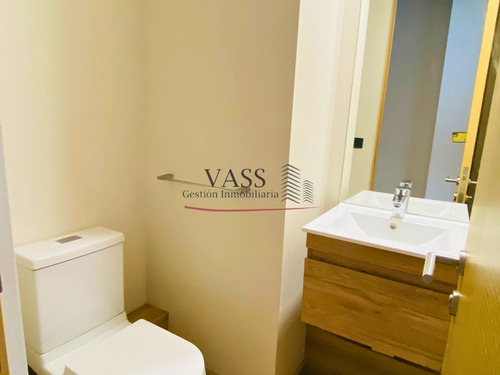 Vass Arrienda Oficina 23 M2 En Edificio Reitz El Salto, Viña