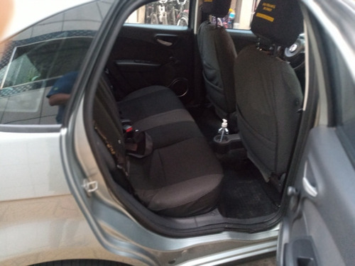 Imagem 8 de 9 de Fiat Grand Siena 2014 1.4 Attractive Flex 4p
