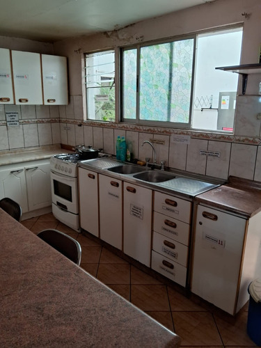Se Vende Hostal Con Buena Ubicación Funcionando