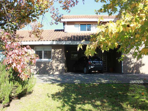 Casa A La Venta En El Barrio San Jorge Village.