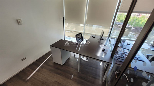 Arriendo Oficina Amoblada 526 M2. Exclusivo Edificio El Golf